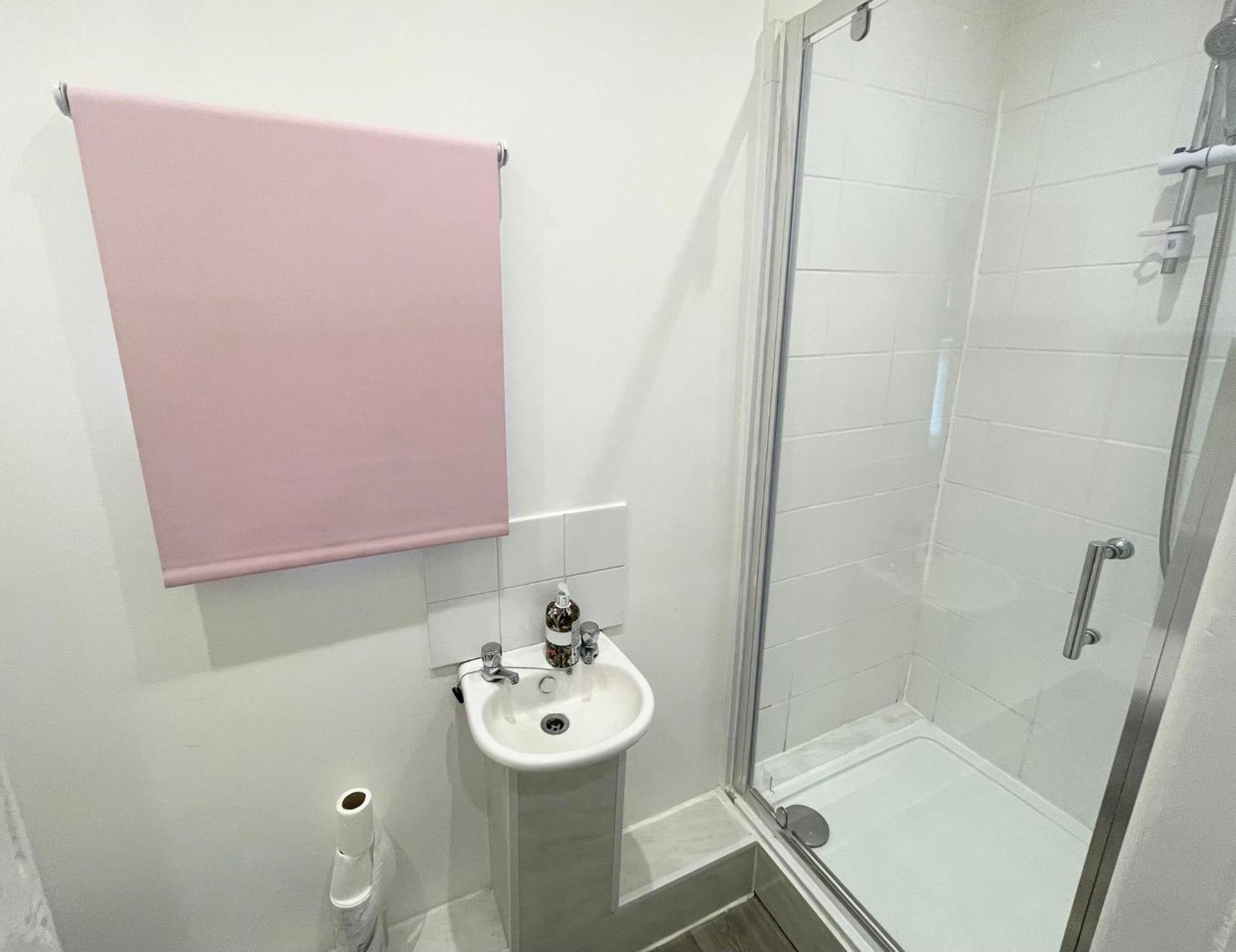 Апартаменты 3 Methuen Close *