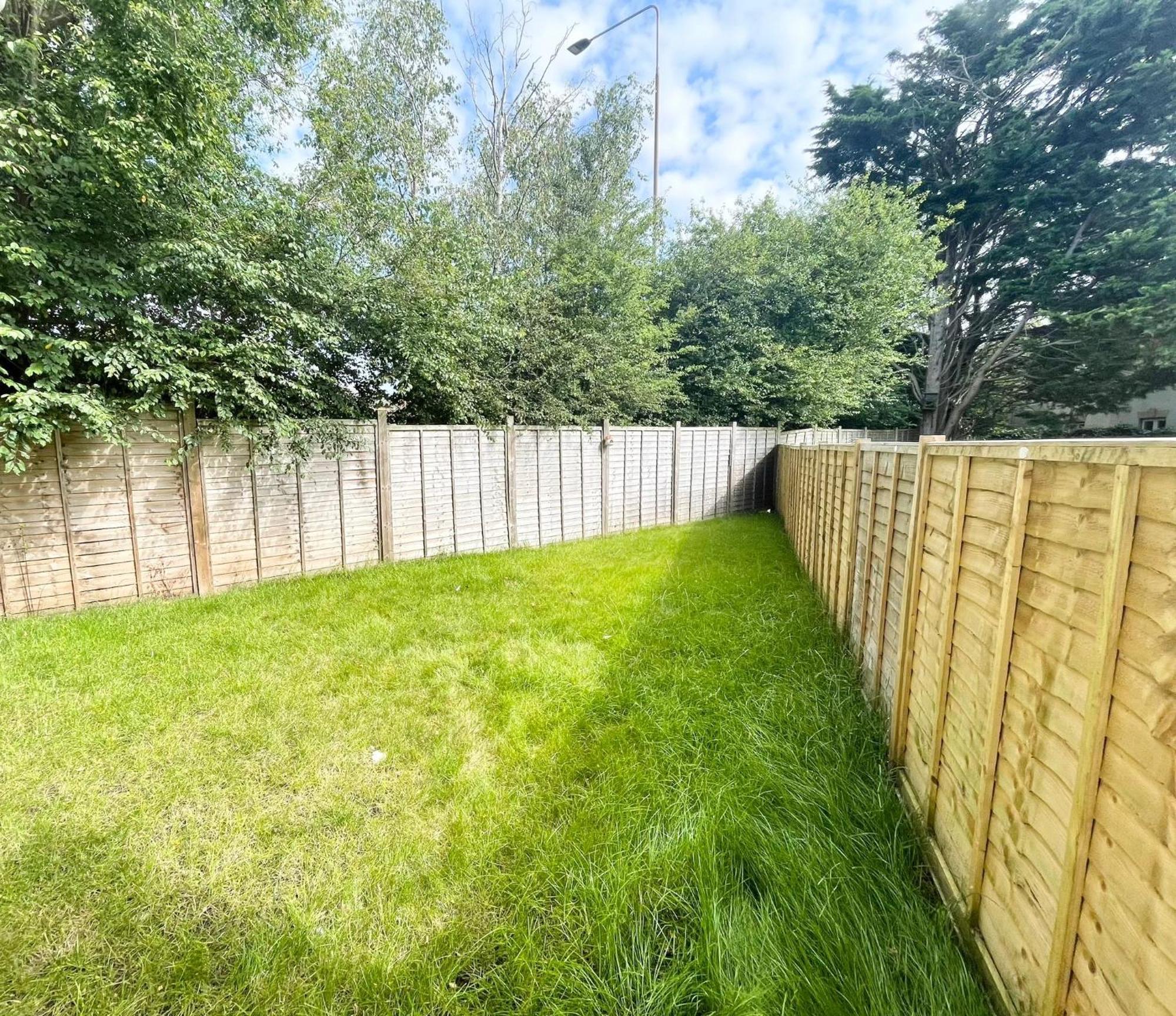 3 Methuen Close Апартаменты *