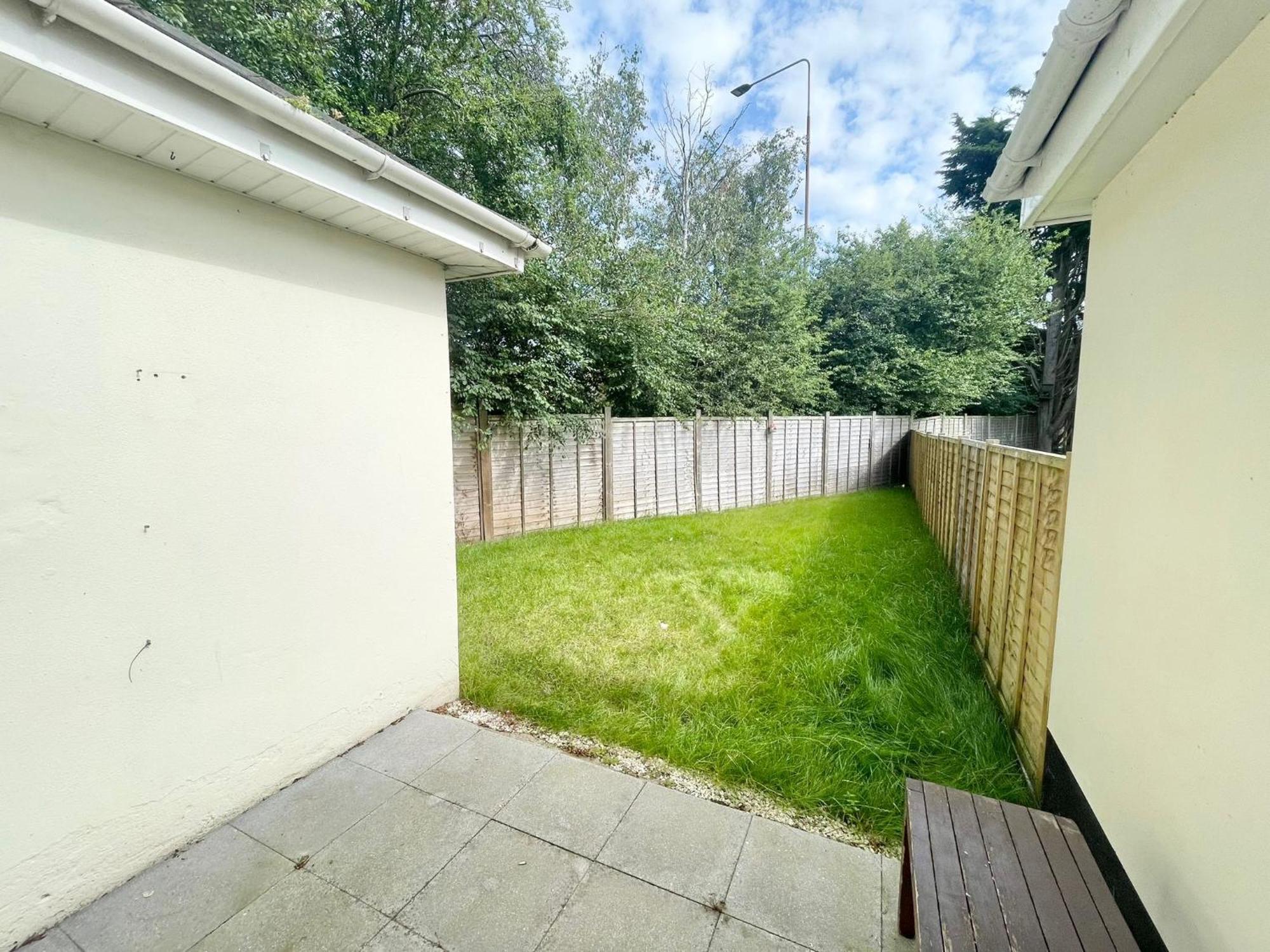 Апартаменты 3 Methuen Close *
