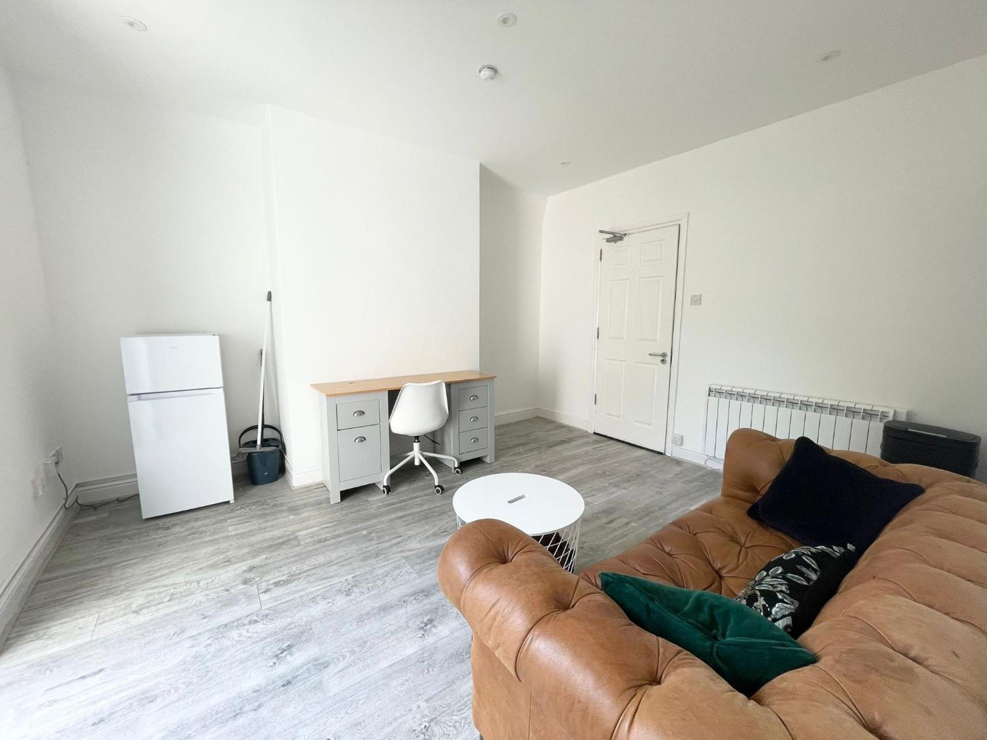 3 Methuen Close Апартаменты